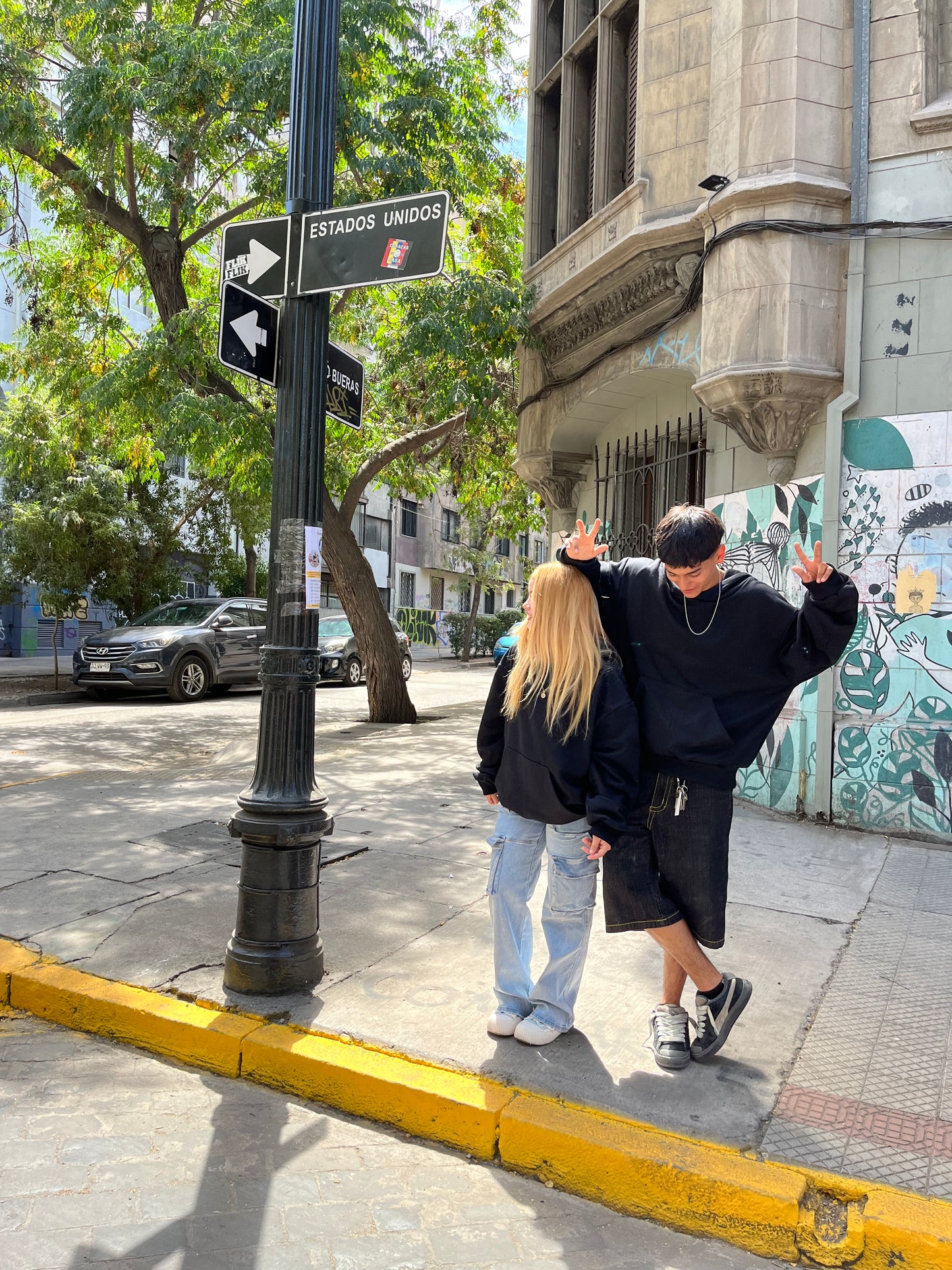 Hoodie modelo mangas globo basic ⭑