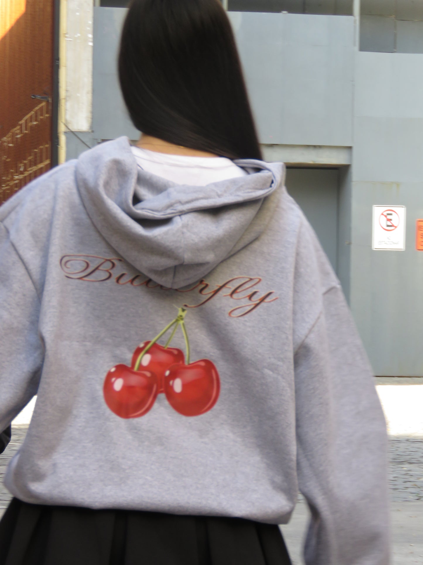 Hoodie cherry modelo mangas globo ⭑