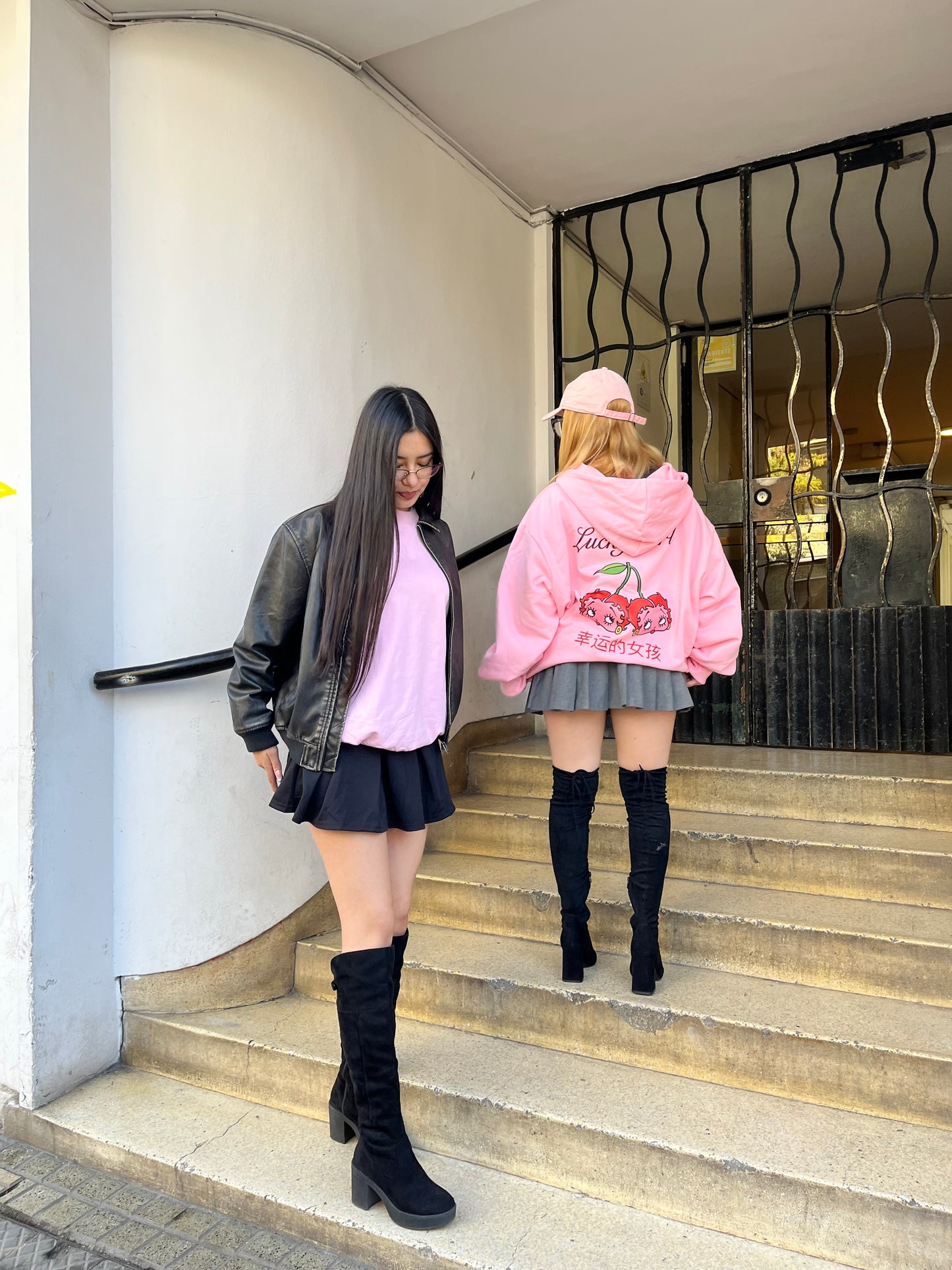 Hoodie lucky modelo manga globo pink