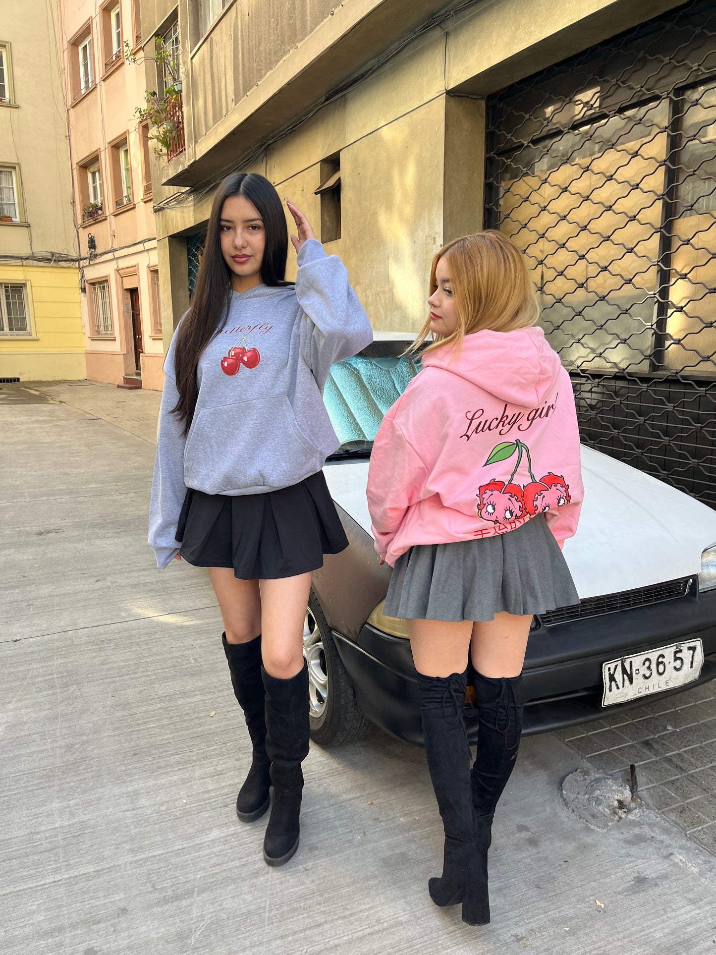 Hoodie cherry modelo mangas globo ⭑