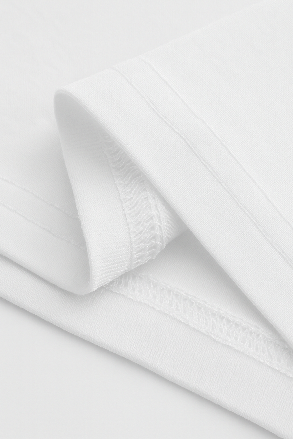 t-shirt basic blanca modelo recto