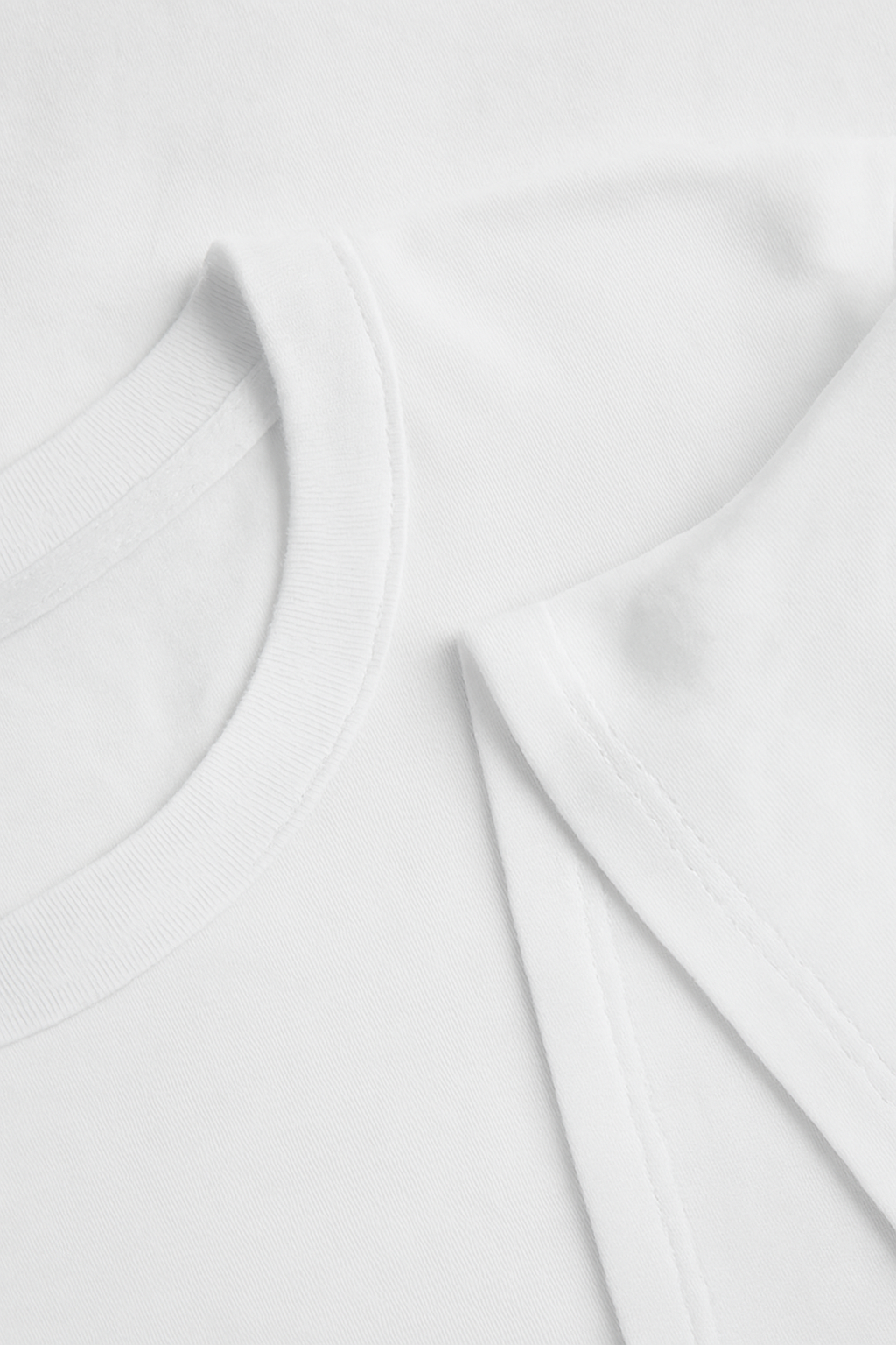 t-shirt basic blanca modelo recto