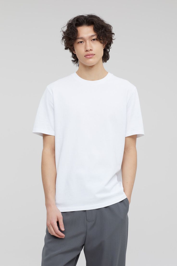 t-shirt basic blanca modelo recto