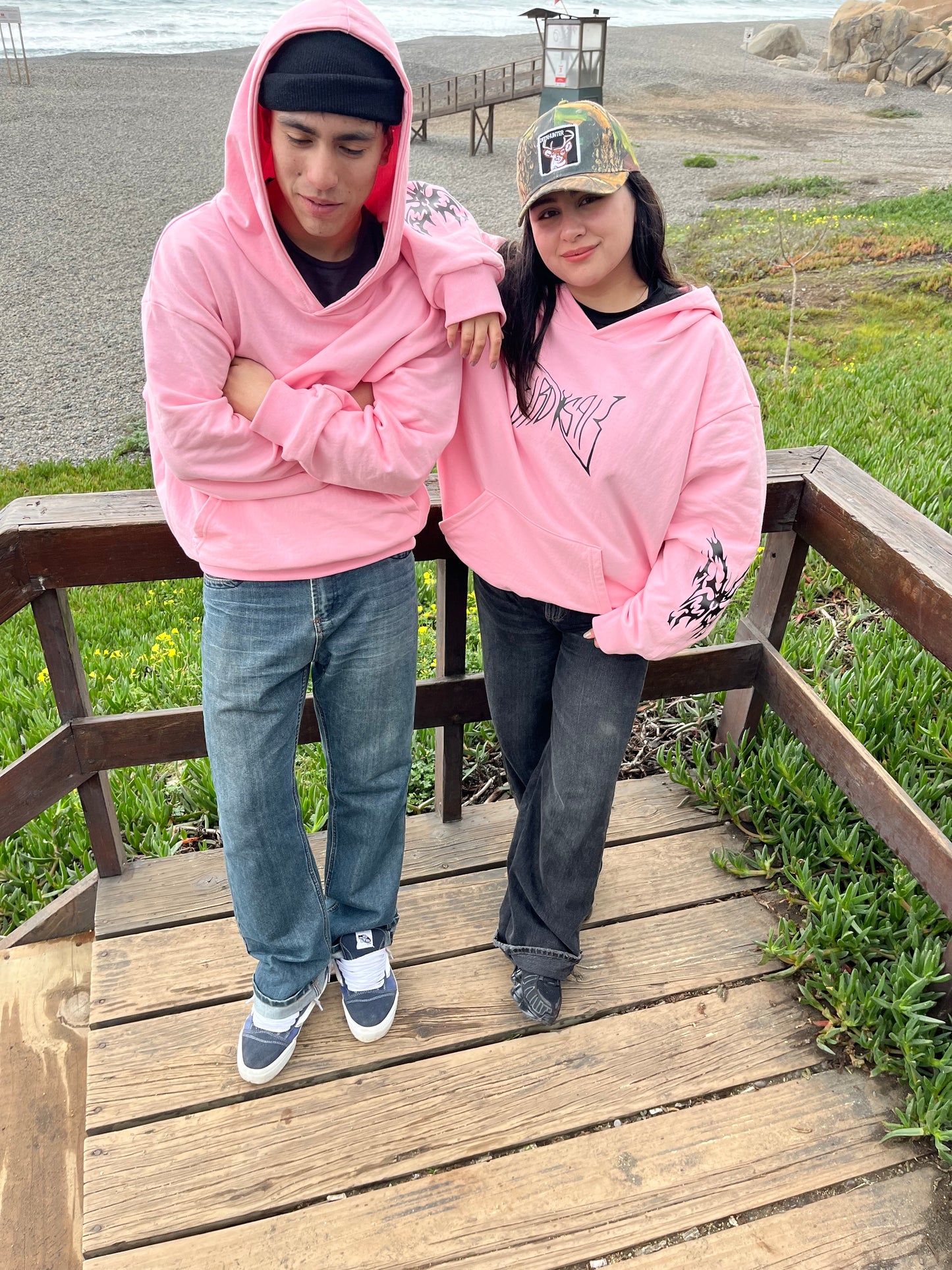 Butterfly Emblem -Hoodie Mangas Globos pink