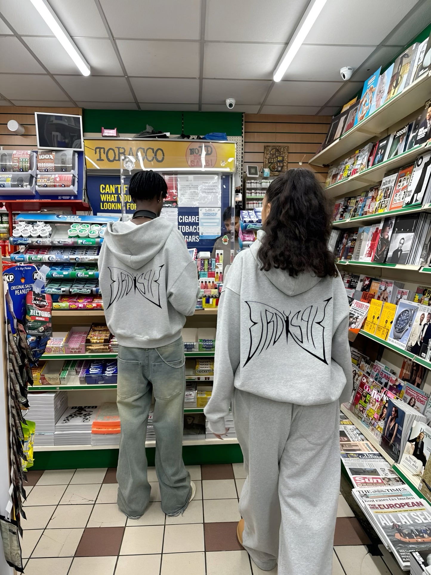 Butterfly Emblem Gris - Hoodie Mangas Globo