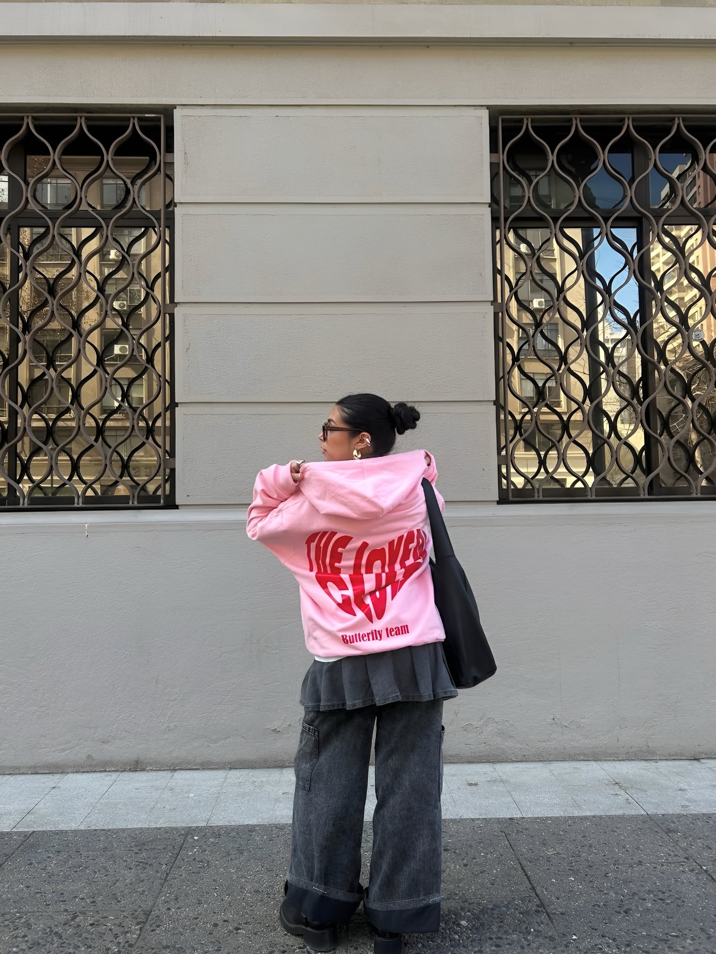 Hoodie the lovers club modelo manga globo pink