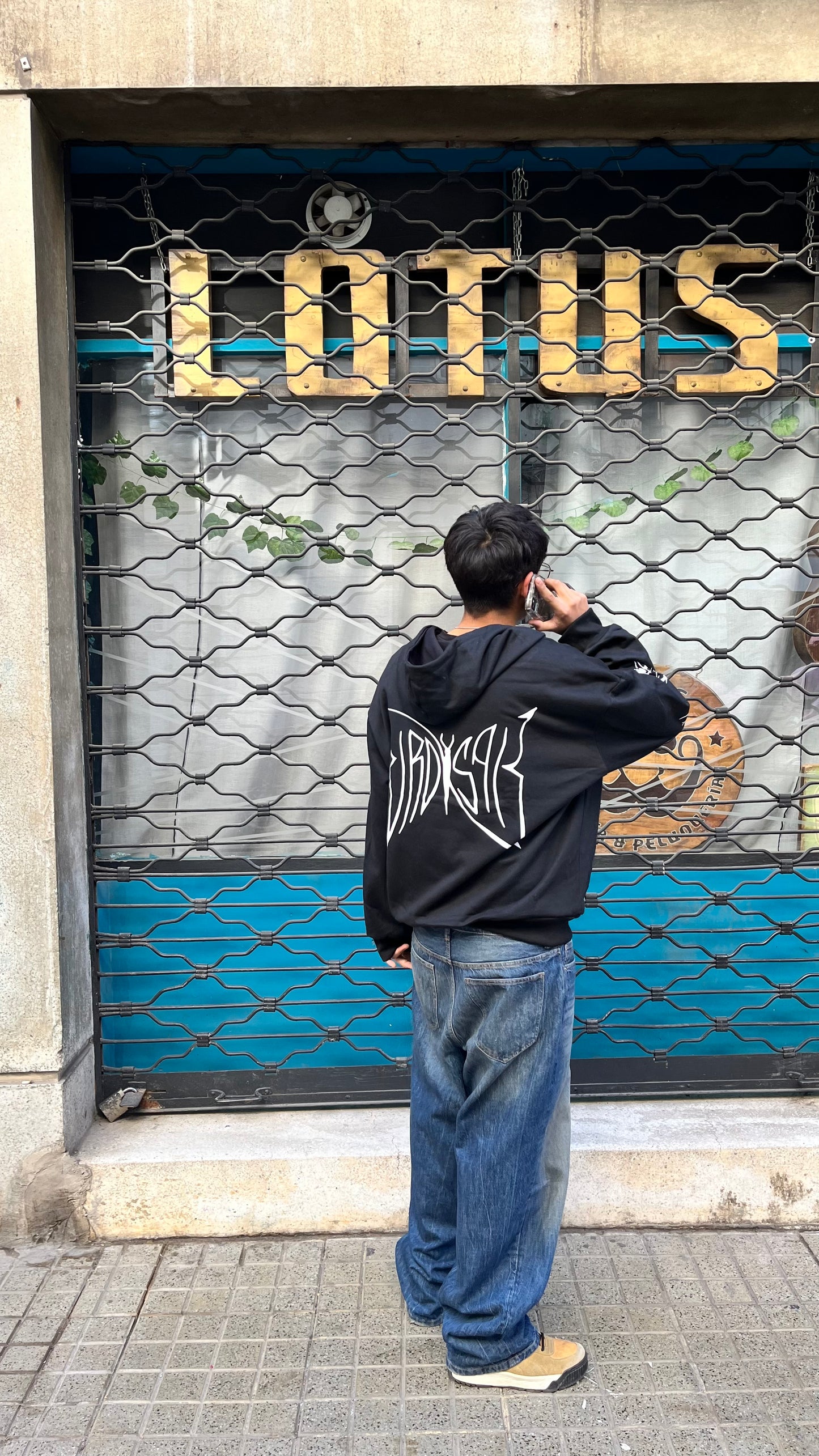 Butterfly Emblem Black - Hoodie Mangas Globo