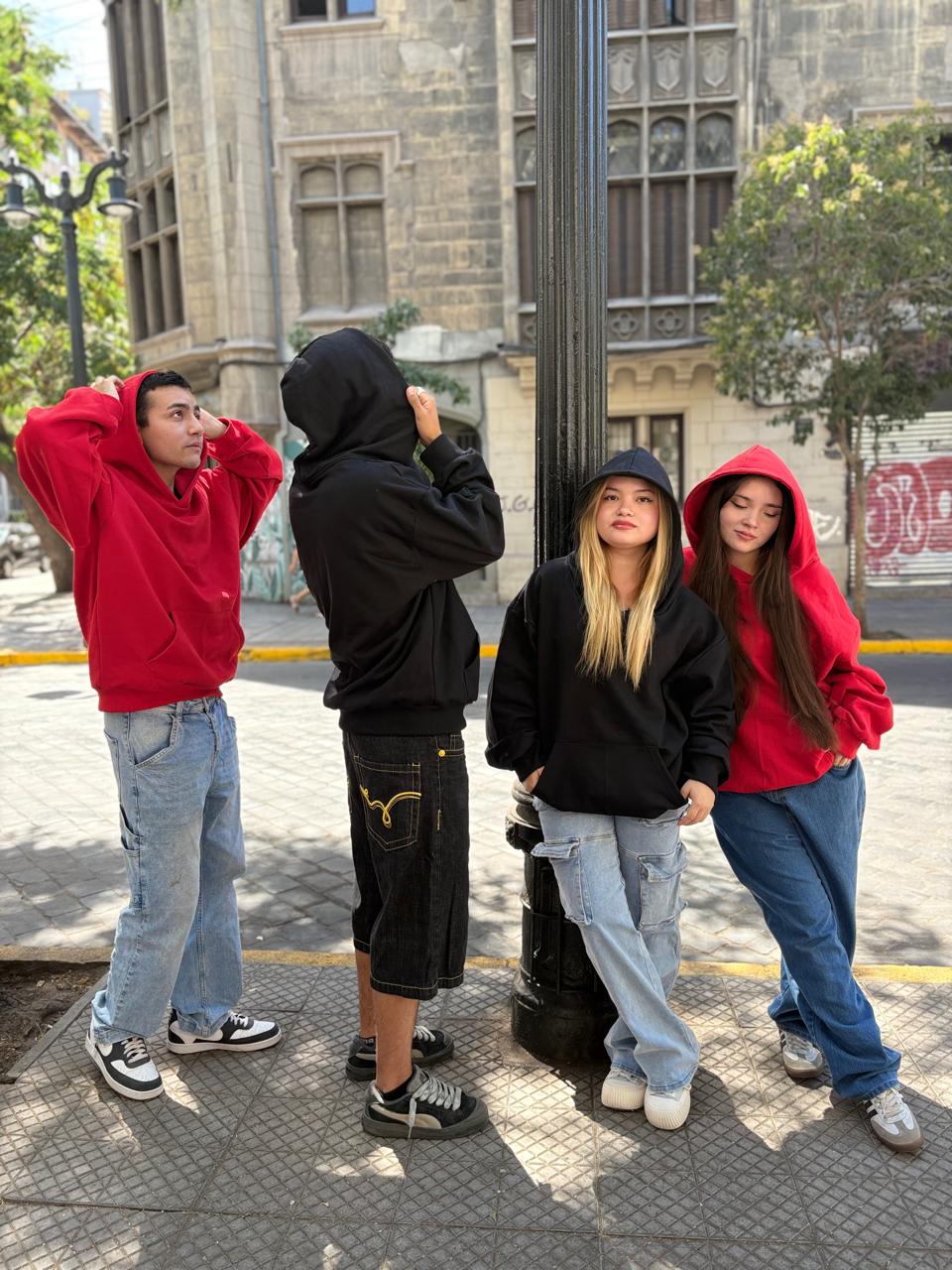 Basic Black - Hoodie Mangas Globo