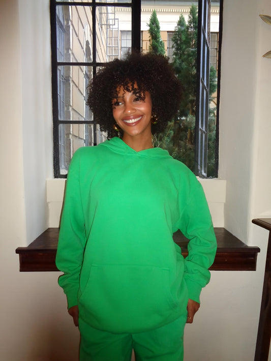 Hoodie basic verde modelo recto ★