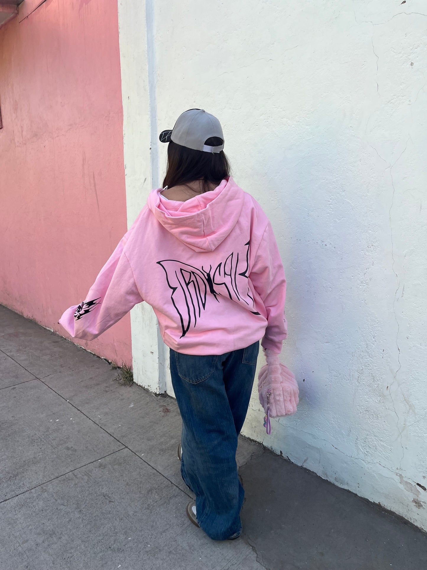 Butterfly Emblem Pink - Hoodie Mangas Globo