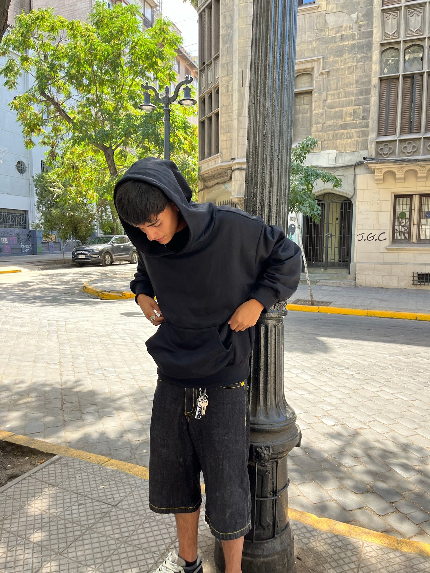 Basic Black - Hoodie Mangas Globo