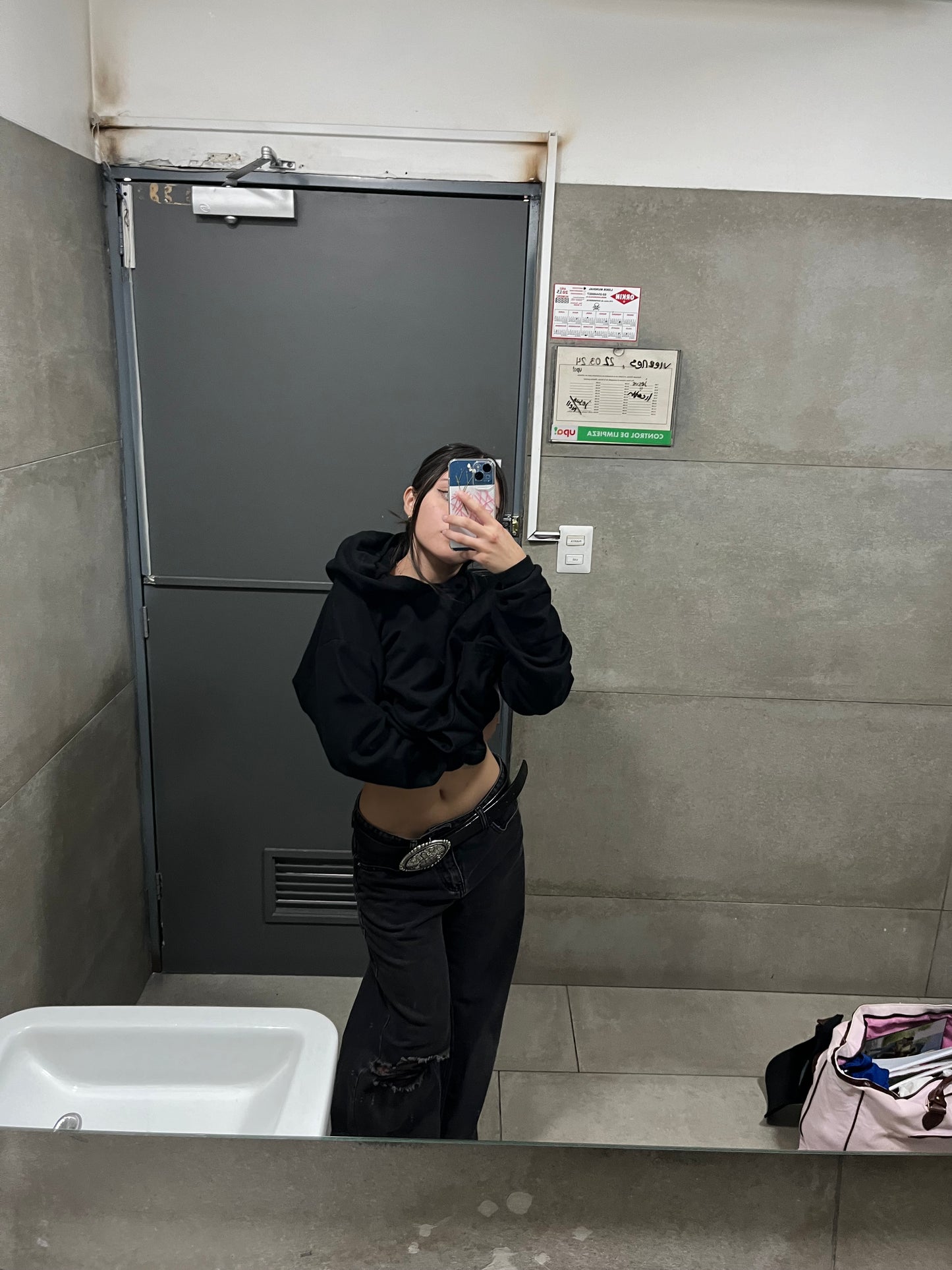 Hoodie basic negro modelo clasico★