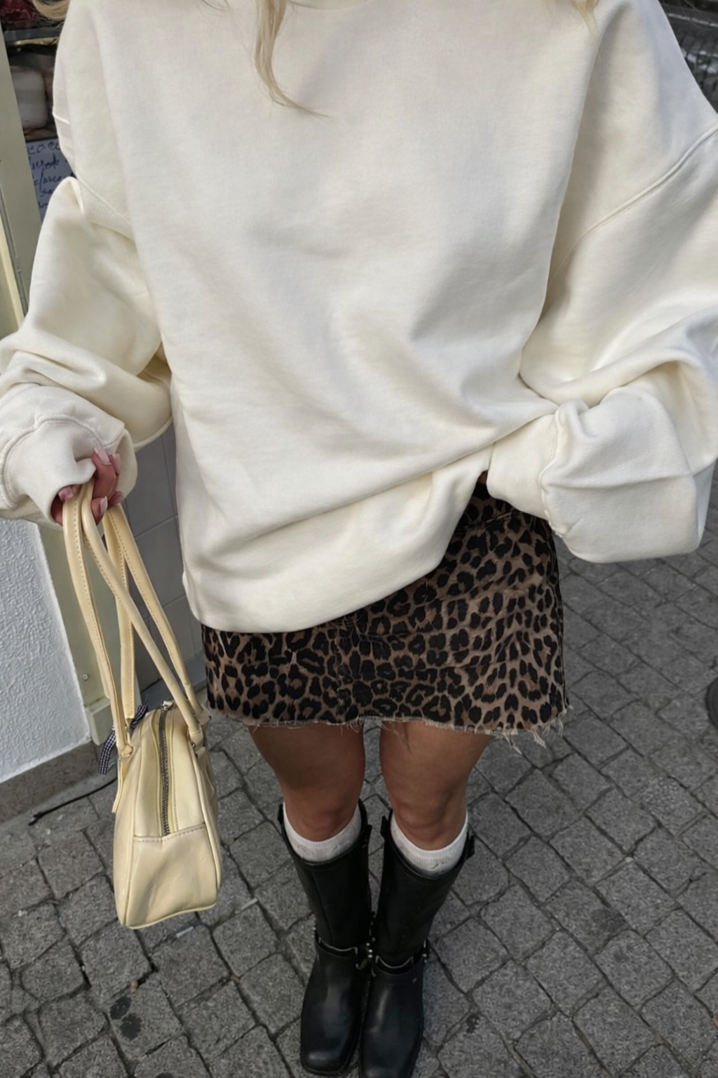 polo basic blanco modelo clasico