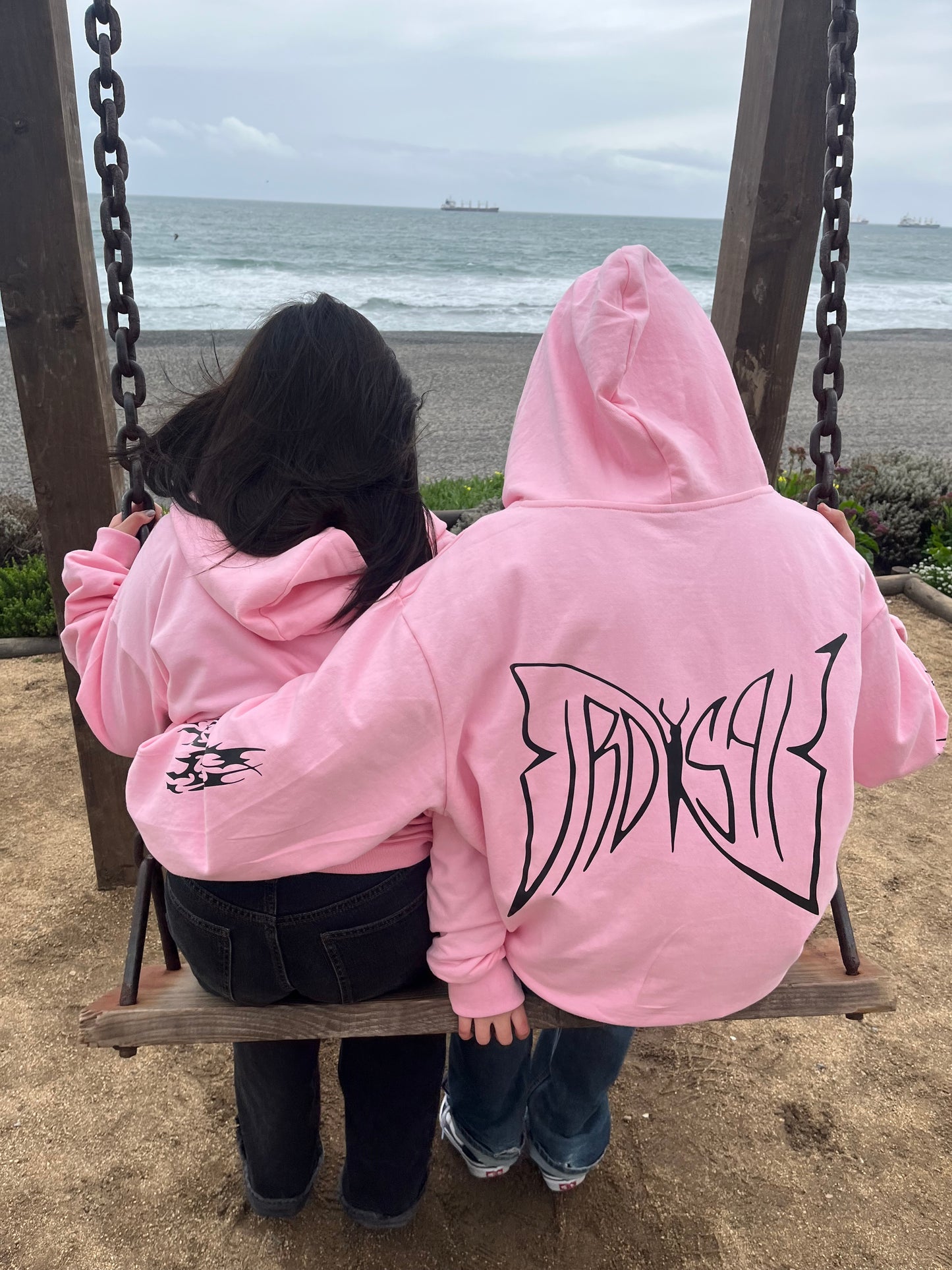 Butterfly Emblem Pink - Hoodie Mangas Globo