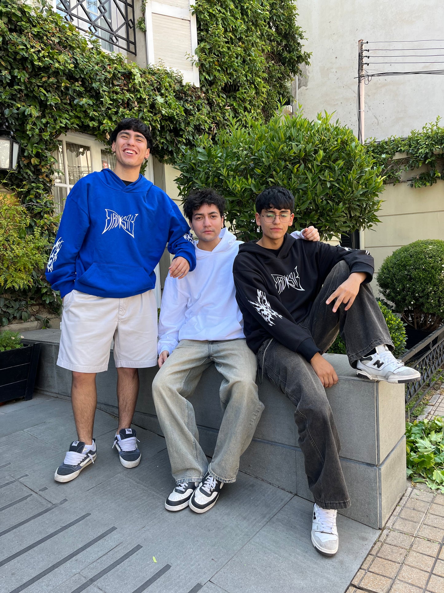 Hoodie Butterfly world modelo mangas globo ⭑ blue