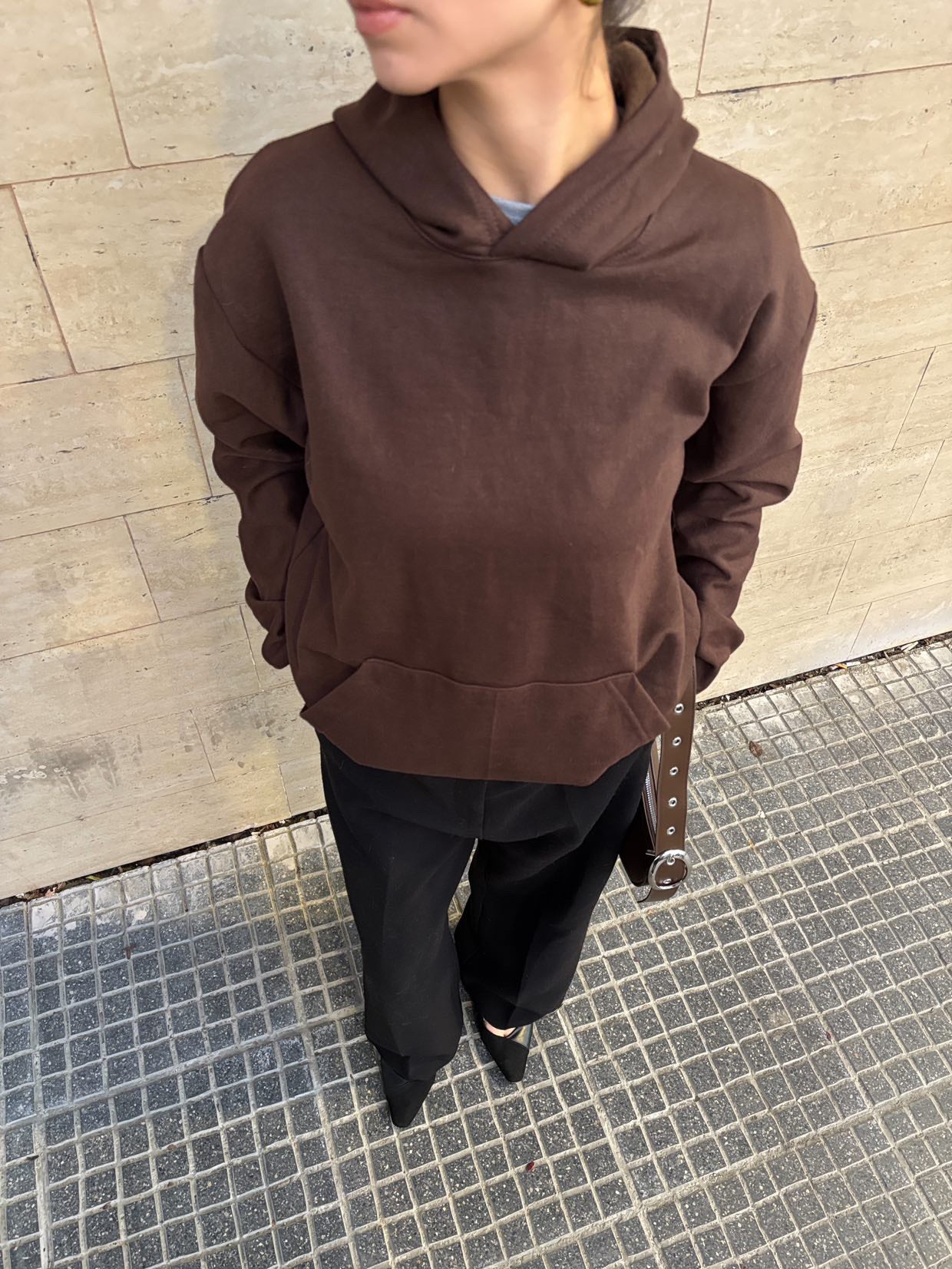 Hoodie basic marrón modelo clásico ♥︎