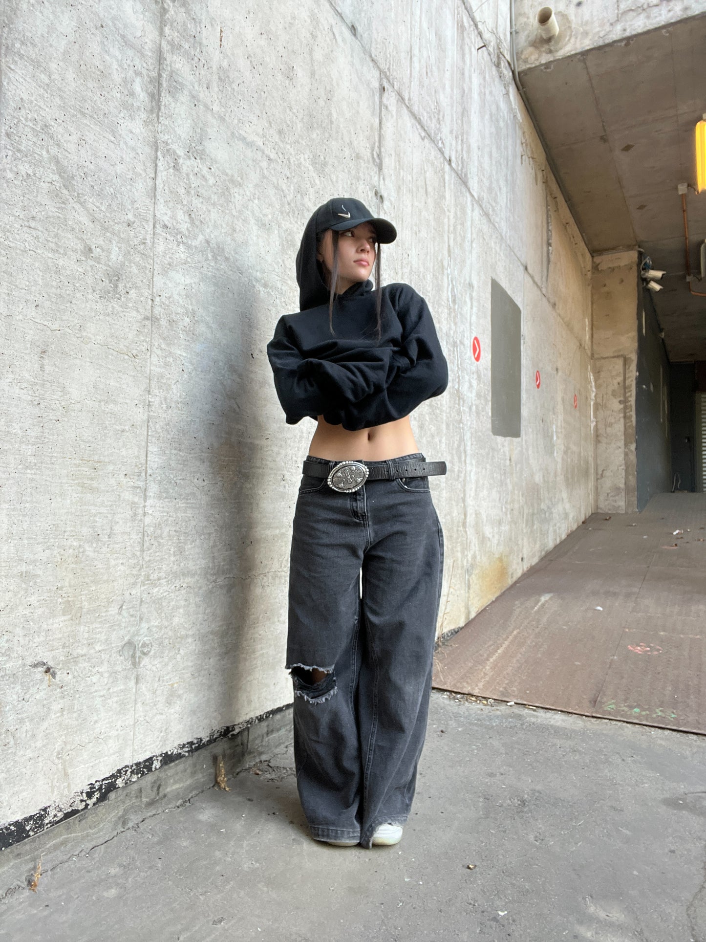 Hoodie basic negro modelo clasico★