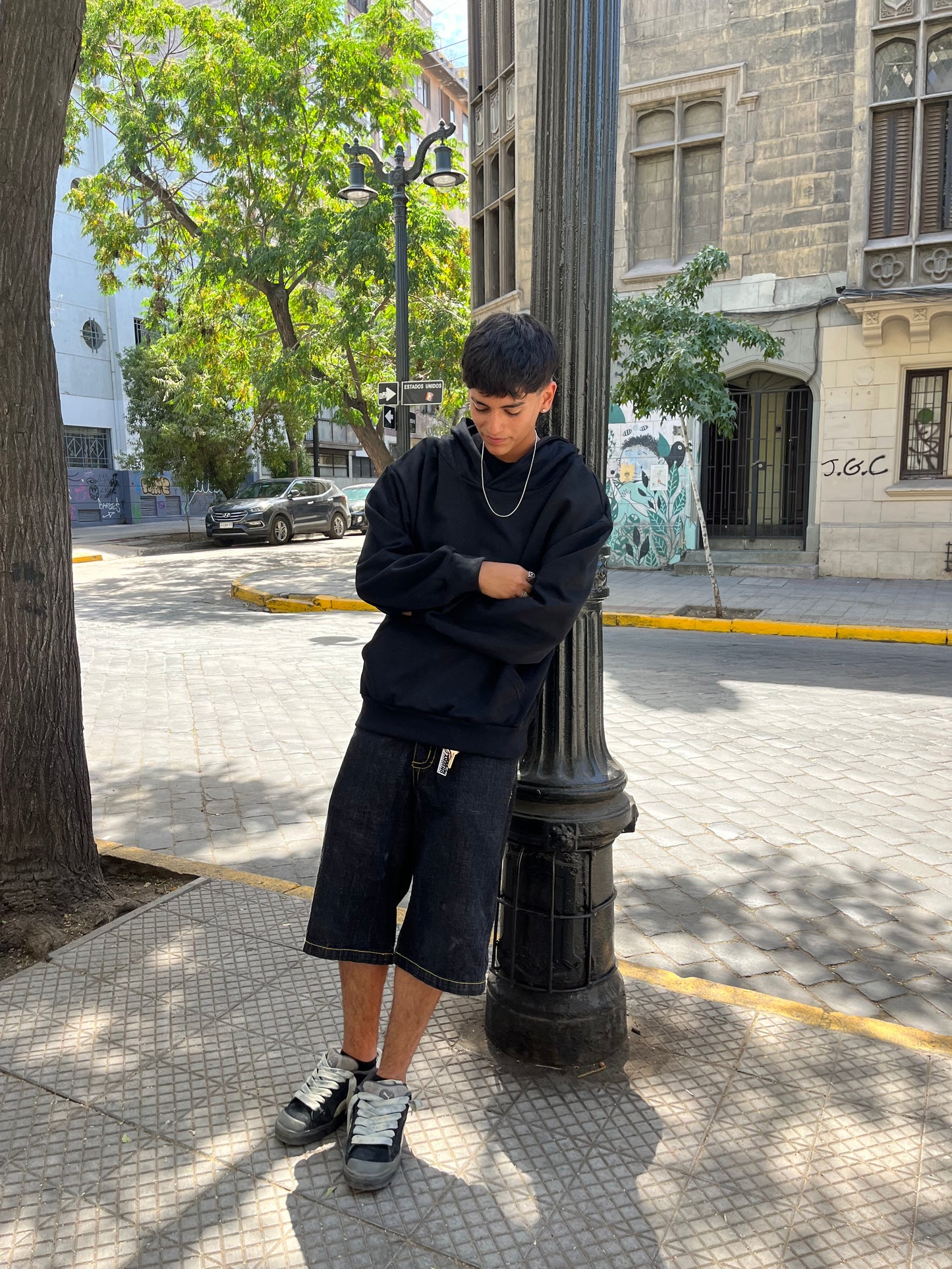 Basic Black - Hoodie Mangas Globo
