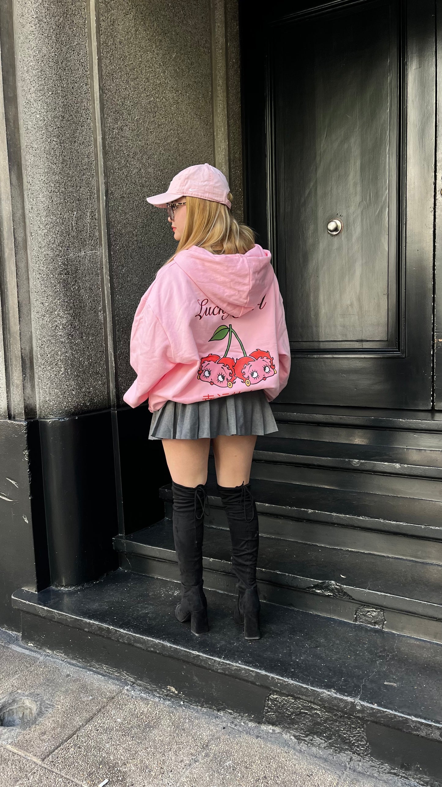 Hoodie cherry  modelo mangas globo ⭑