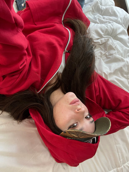 Hoodie basic rojo  zip  modelo clásico