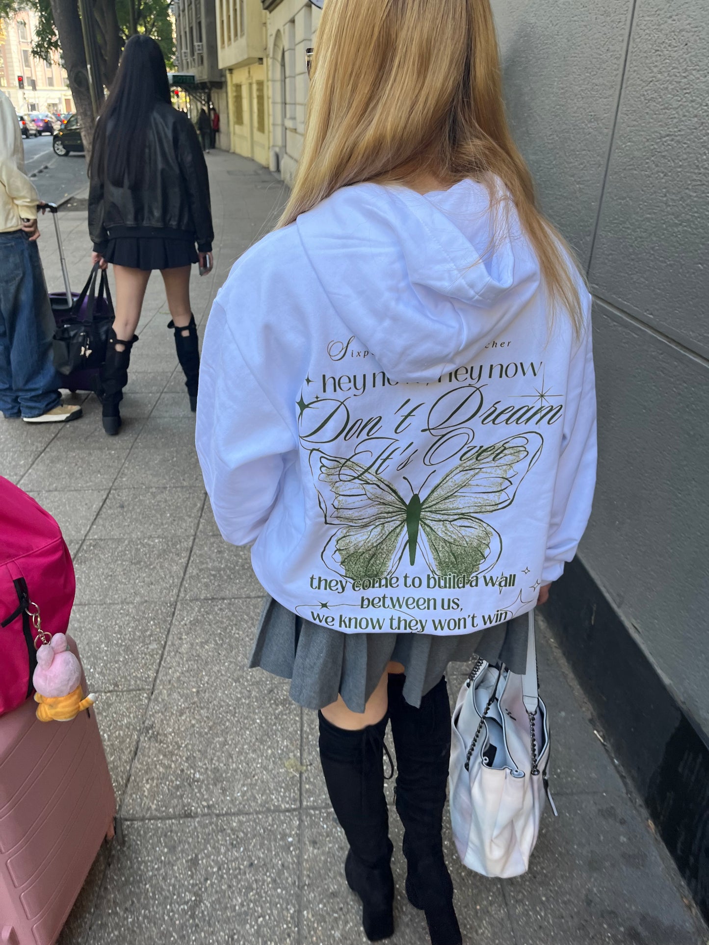 Hoodie  Don’t Dream It’s Over modelo clásico