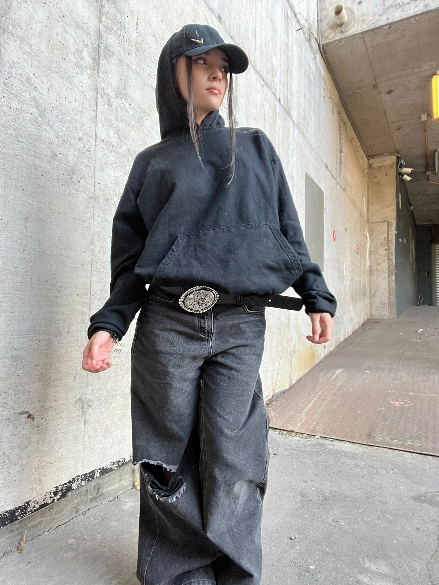 Hoodie basic negro modelo clasico★