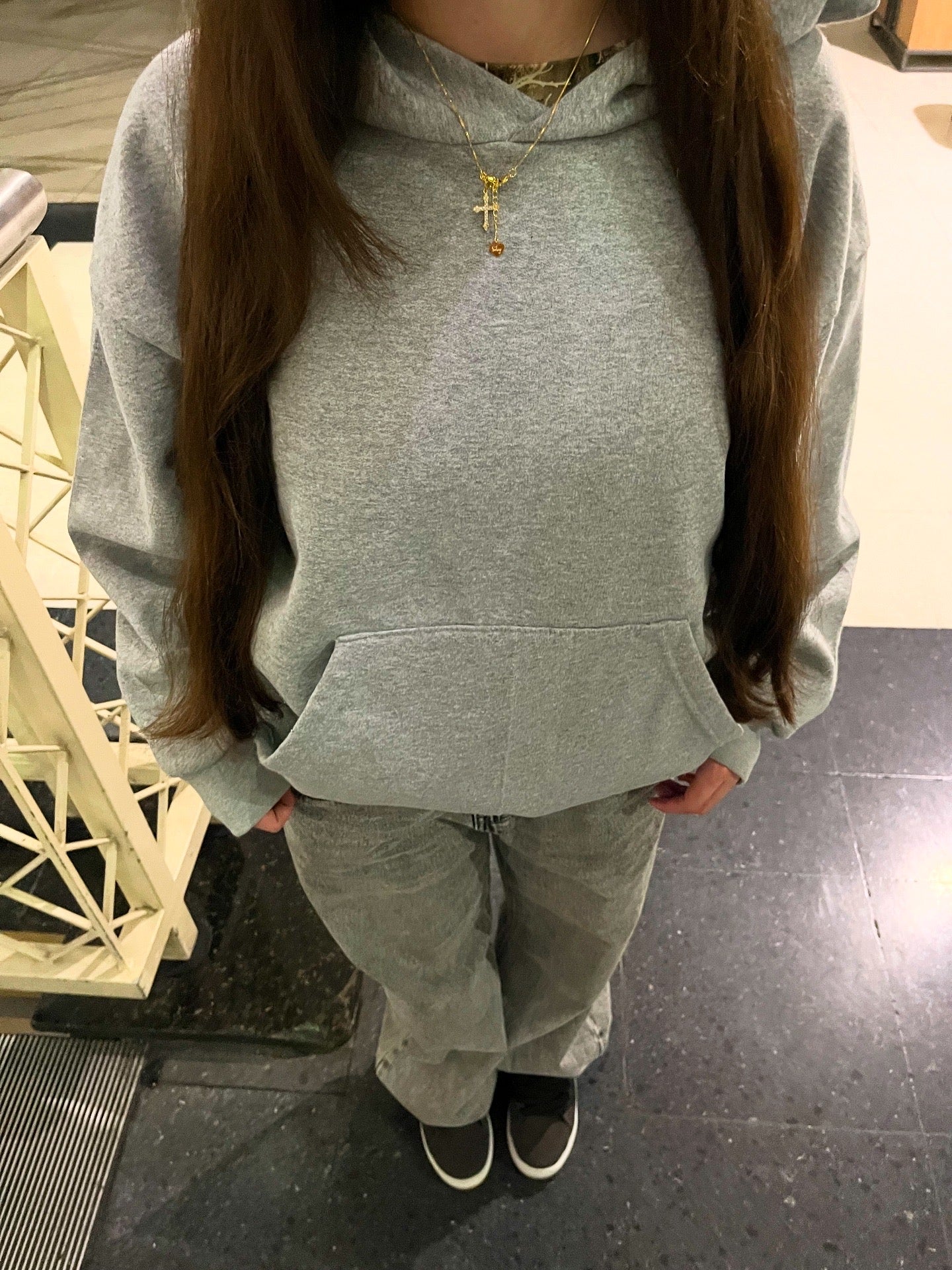 Hoodie basic gris mangas globo