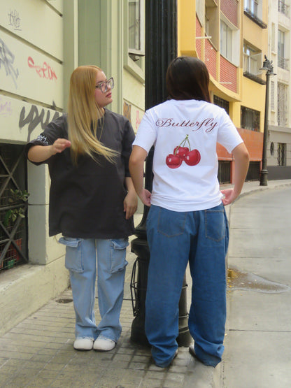 Camiseta cherry  modelo  recto blanco
