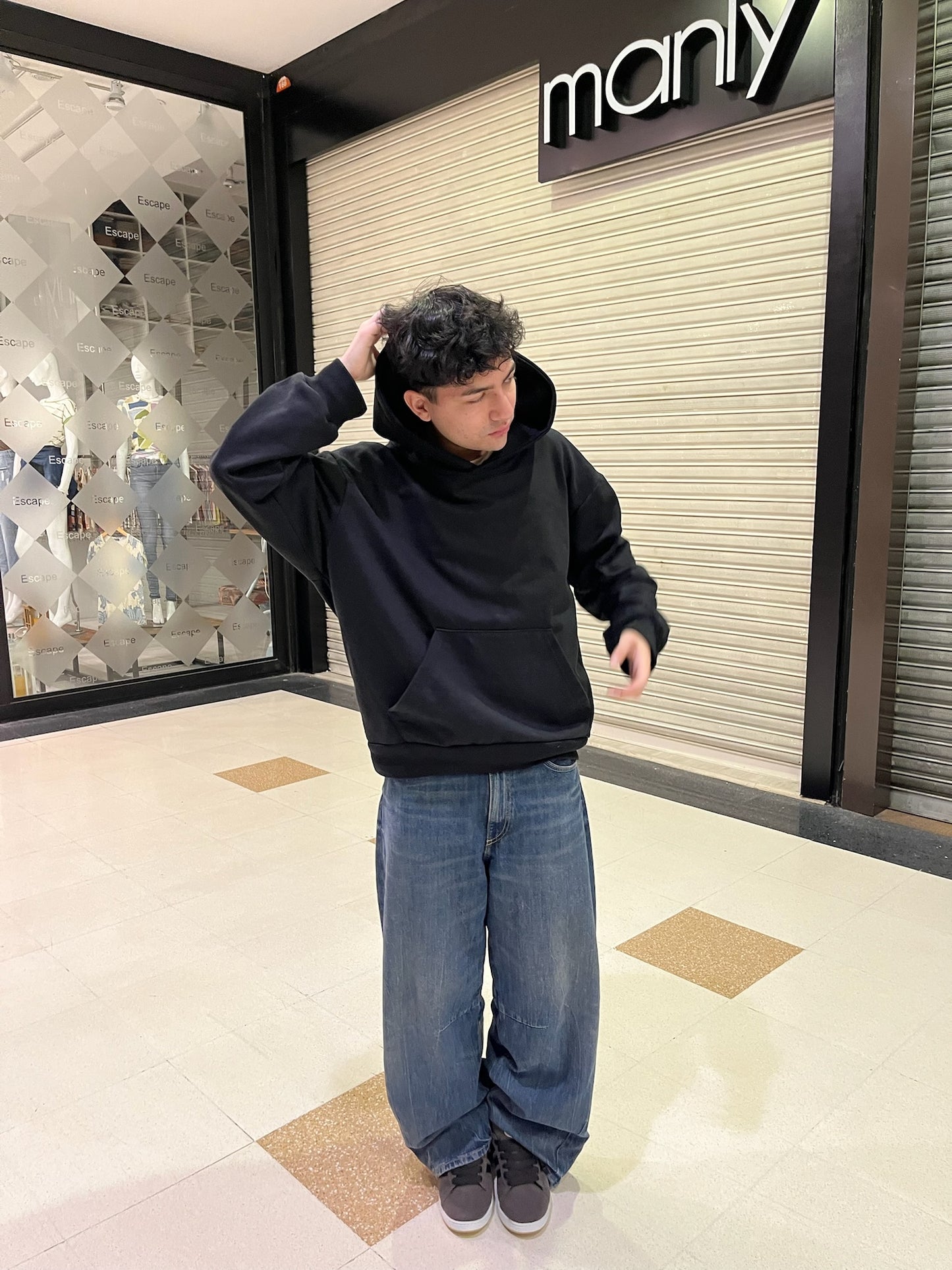 Basic Black - Hoodie Mangas Globo