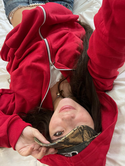 Hoodie basic rojo  zip  modelo clásico