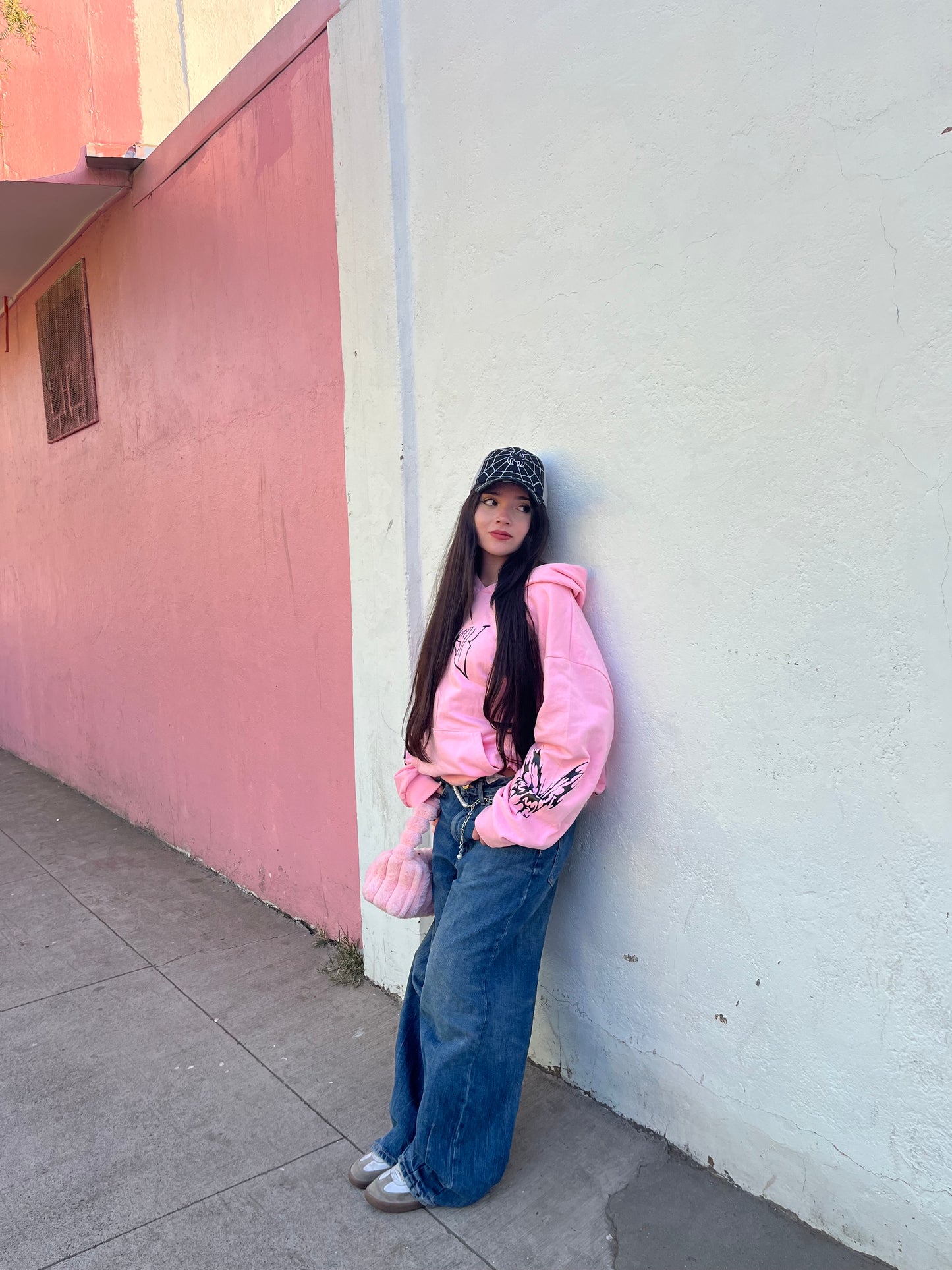 Butterfly Emblem Pink - Hoodie Mangas Globo