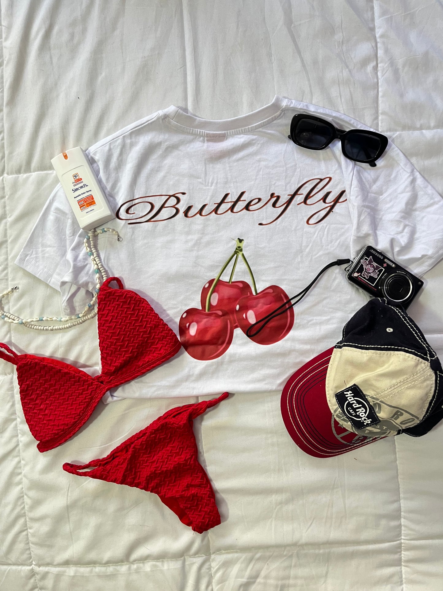 Camiseta cherry  modelo  recto blanco