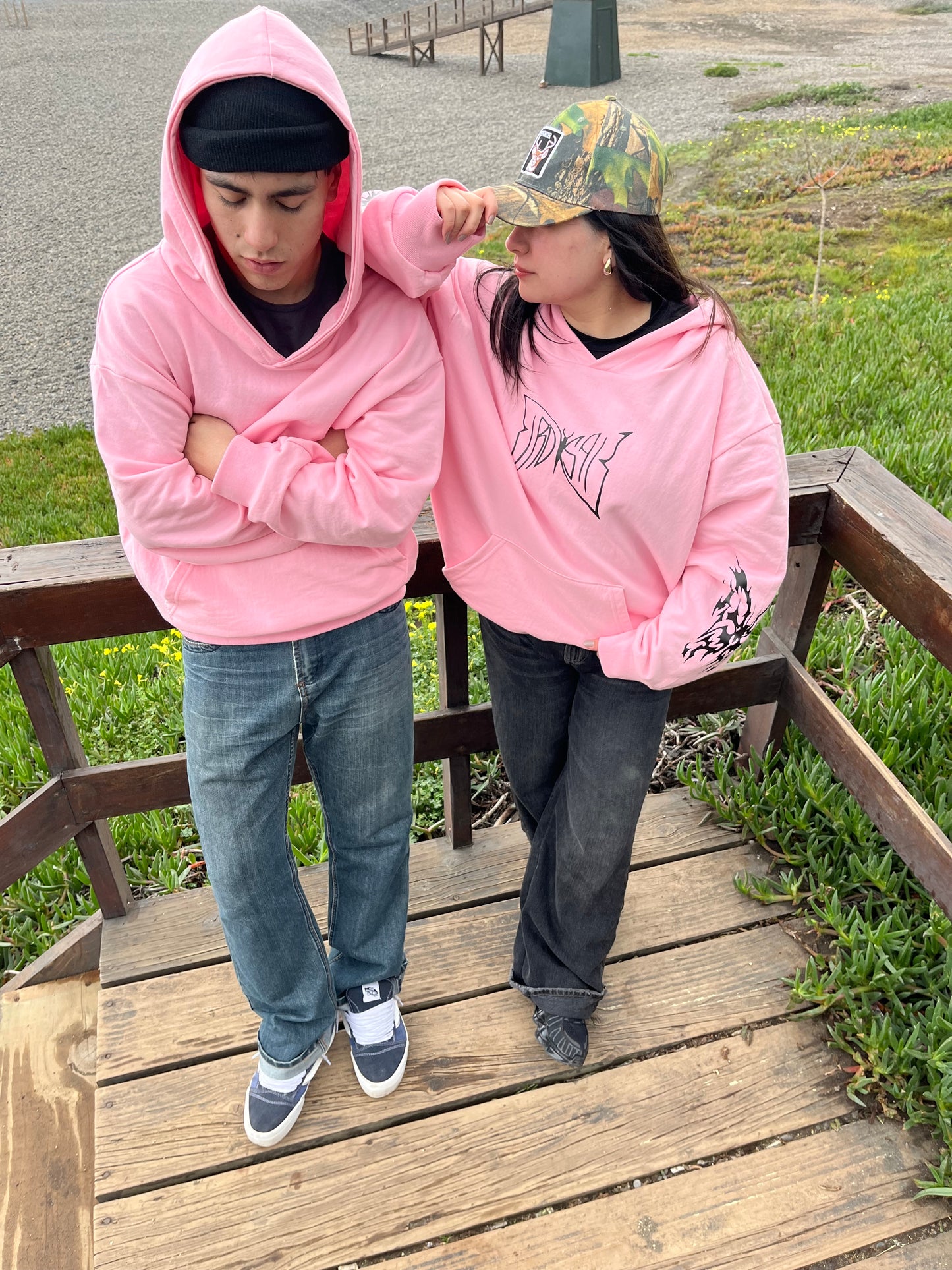 Butterfly Emblem -Hoodie Mangas Globos pink